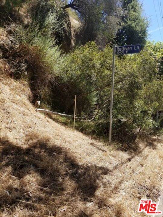 2409 Beverly Glen Boulevard - Photo 1