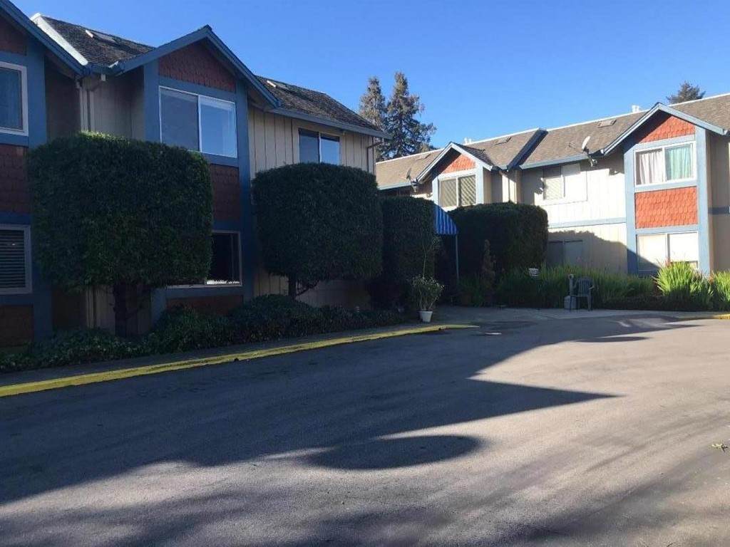 221 Vista Prieta Court - Photo 1