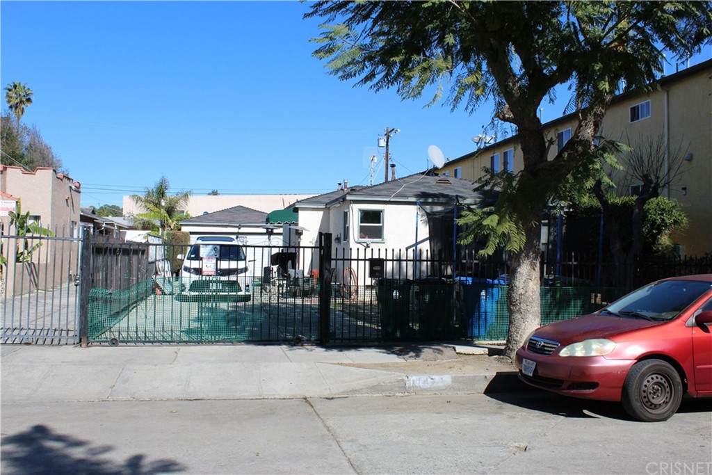 11429 Emelita Street - Photo 1