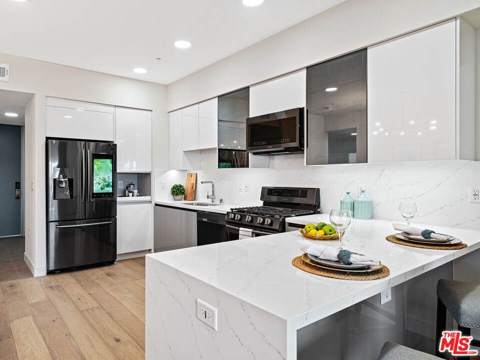 820 Wilton Place - Photo 1