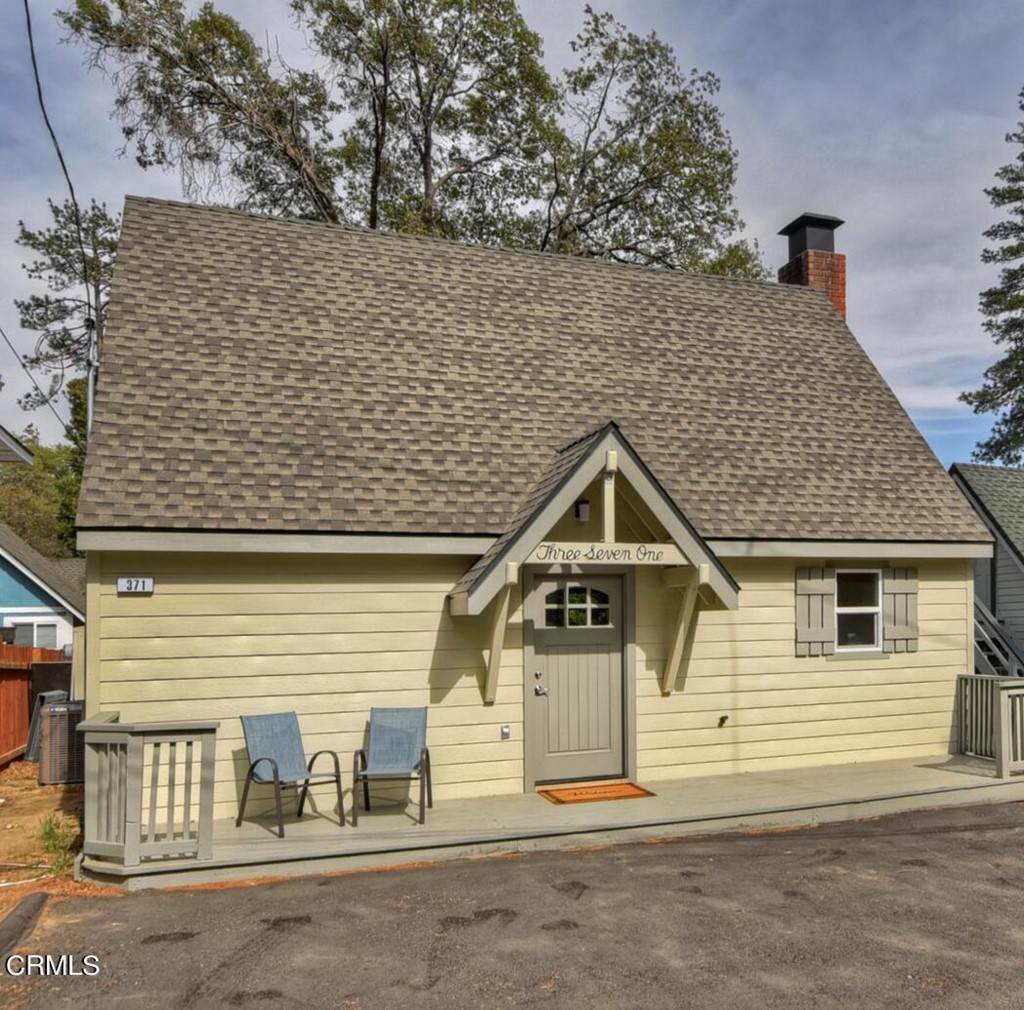 371 Hemlock Drive - Photo 1