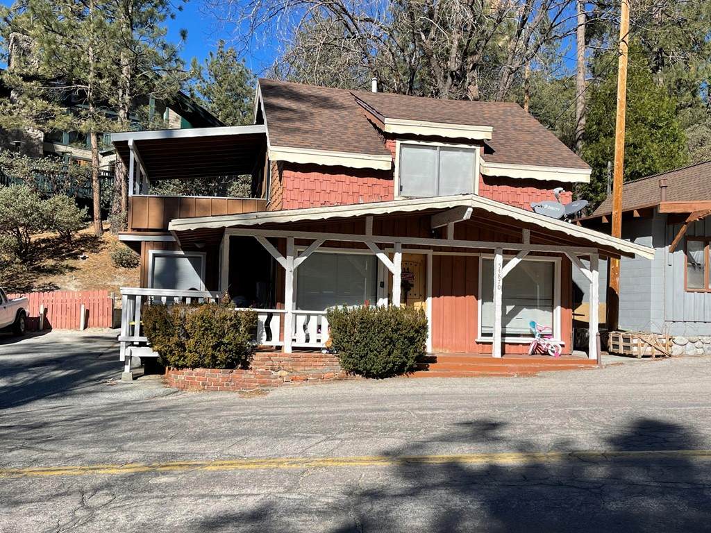 54870 Pine Crest - Photo 1