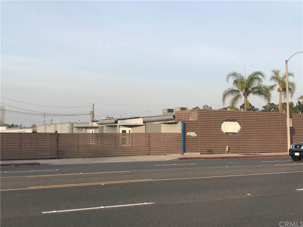 642 Baker Street - Photo 1