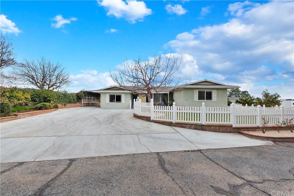 9678 Avenida San Timoteo - Photo 1