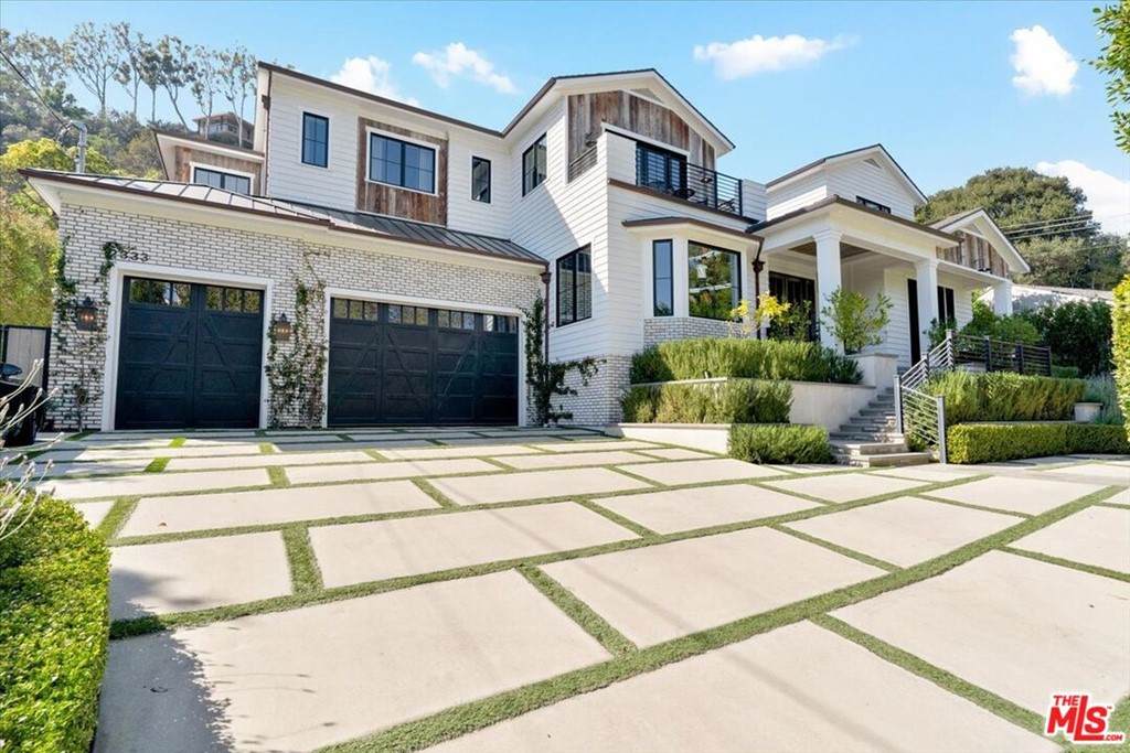 2333 Mandeville Canyon Road - Photo 1