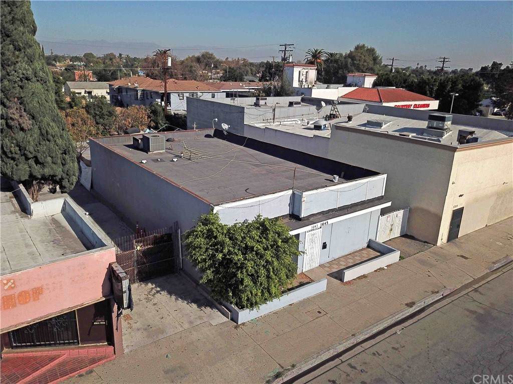1643 Compton Boulevard - Photo 1