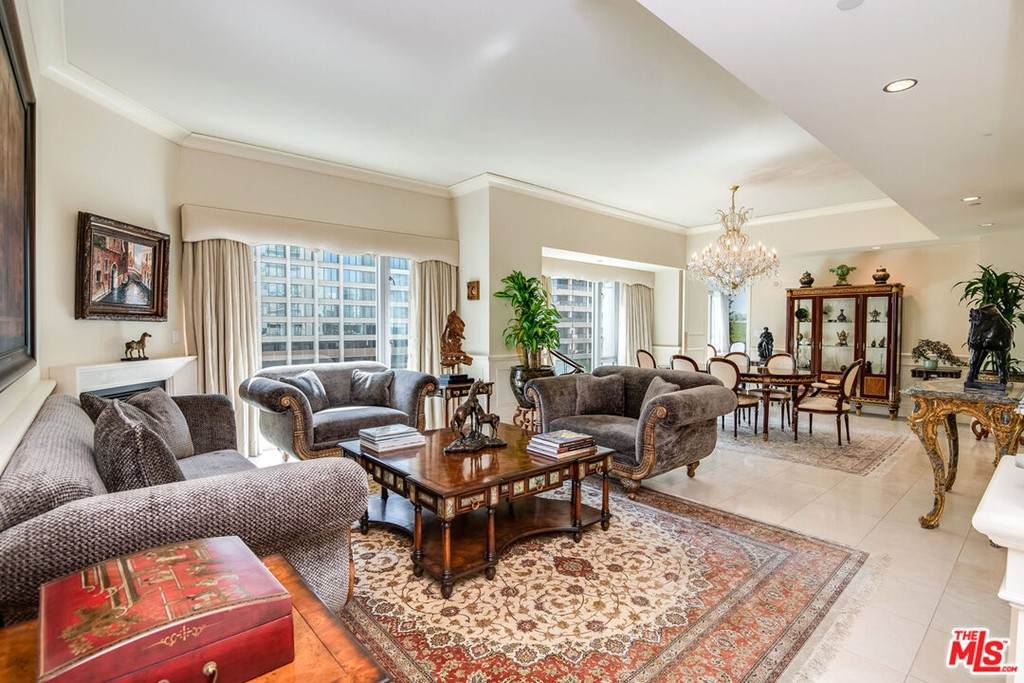 10727 Wilshire Boulevard - Photo 1