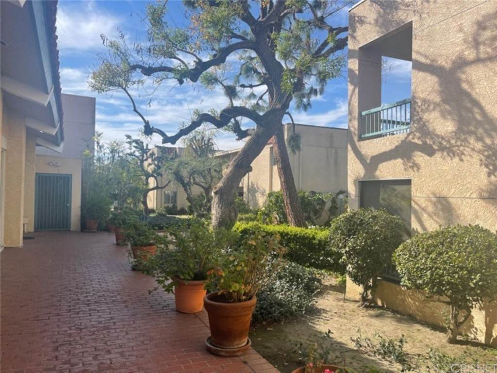 18307 Burbank Boulevard - Photo 1