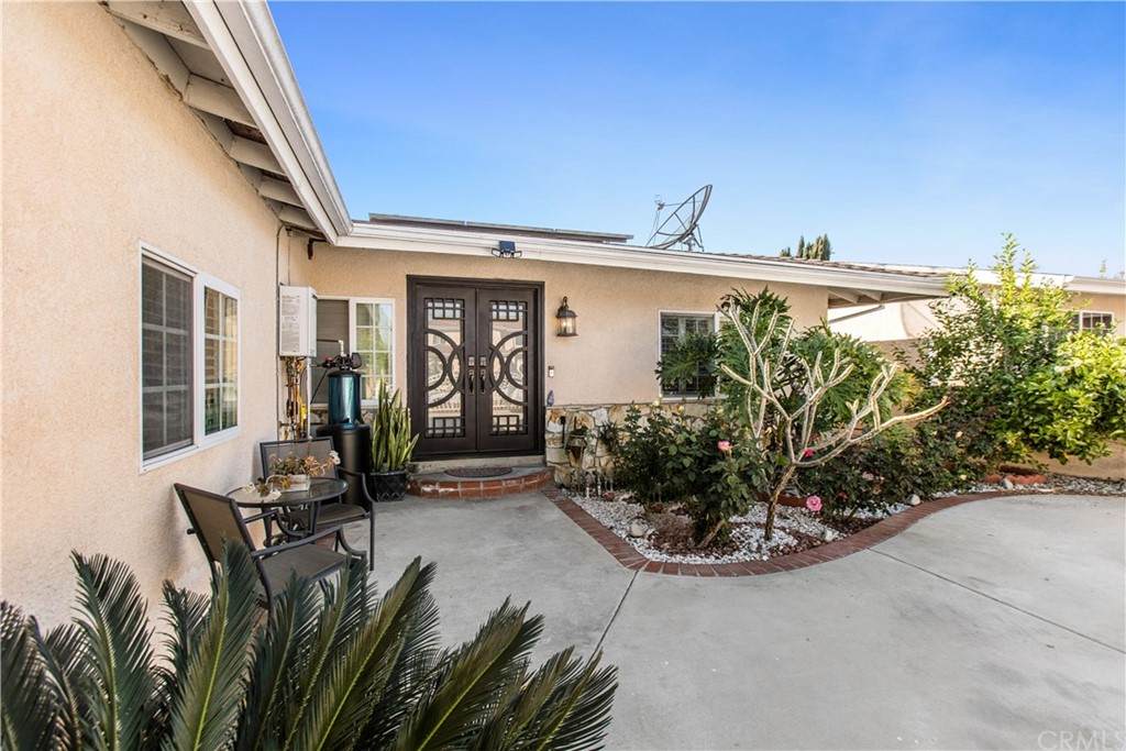 7003 Longridge Avenue - Photo 1