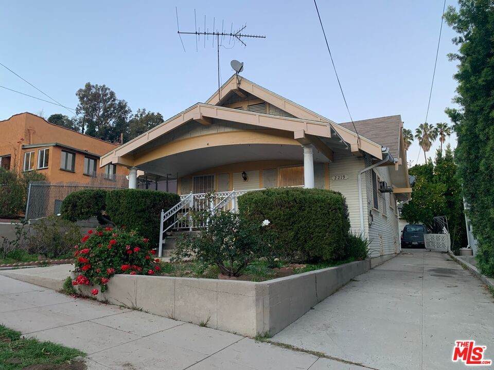 2219 Oak Glen Place - Photo 1