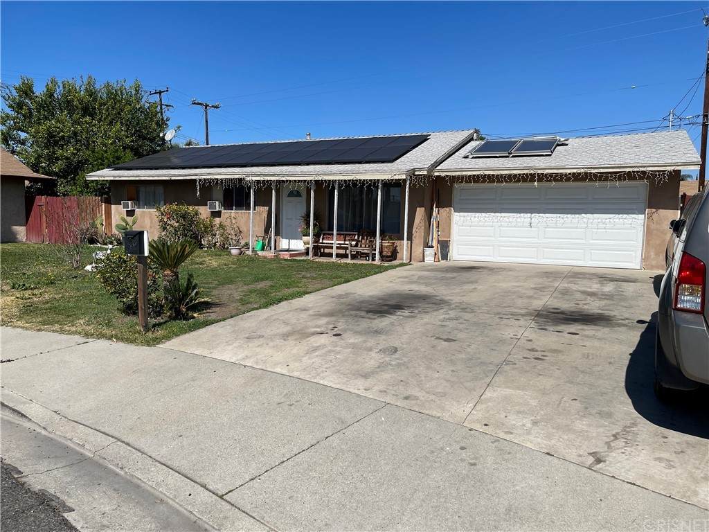 543 Roger Court - Photo 1