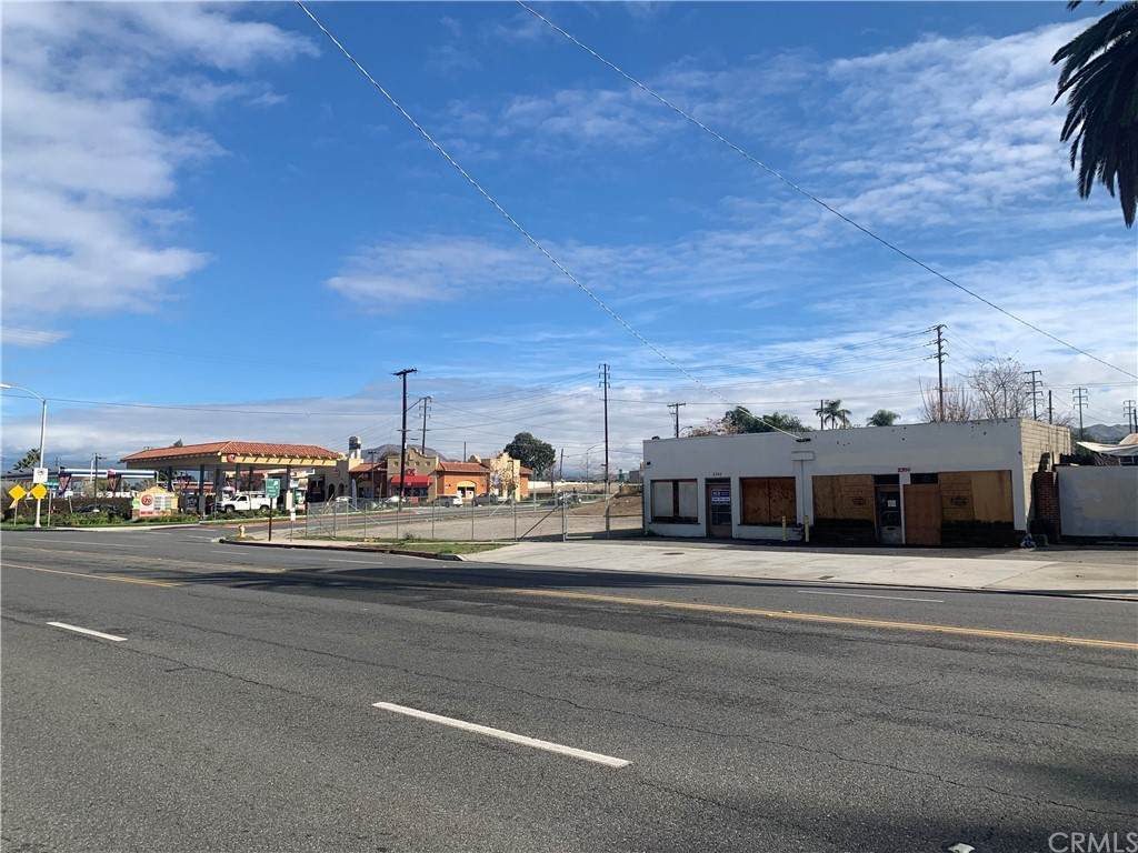 2350 Main St - Photo 1