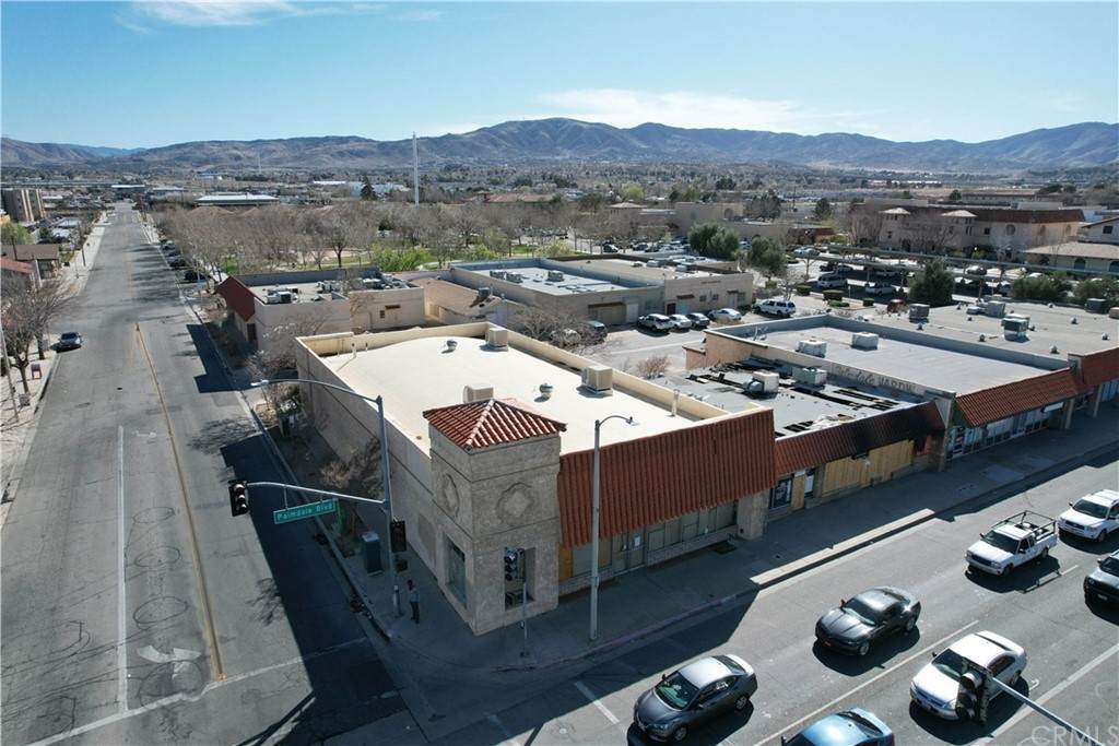 838 Palmdale Boulevard - Photo 1