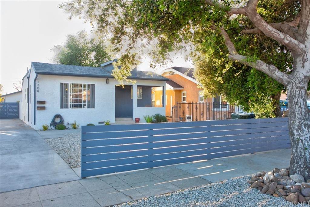 1304 Warren Street - Photo 1