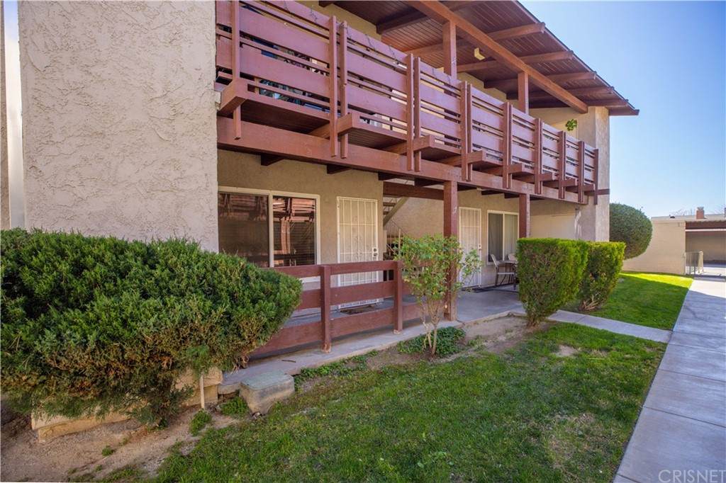 2040 Avenue J-13 - Photo 1