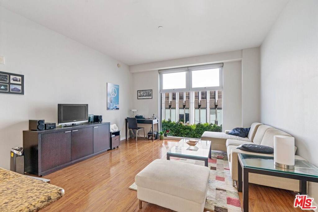 630 6TH Street - Photo 1