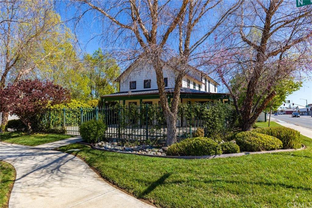 121 Wood Street - Photo 1