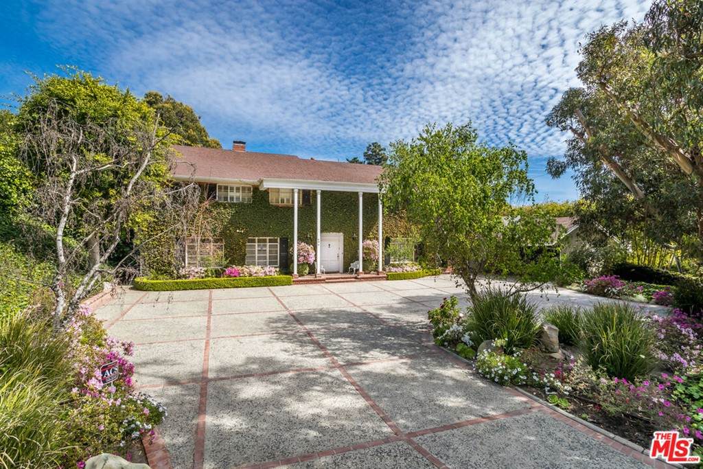 694 Tigertail Road - Photo 1