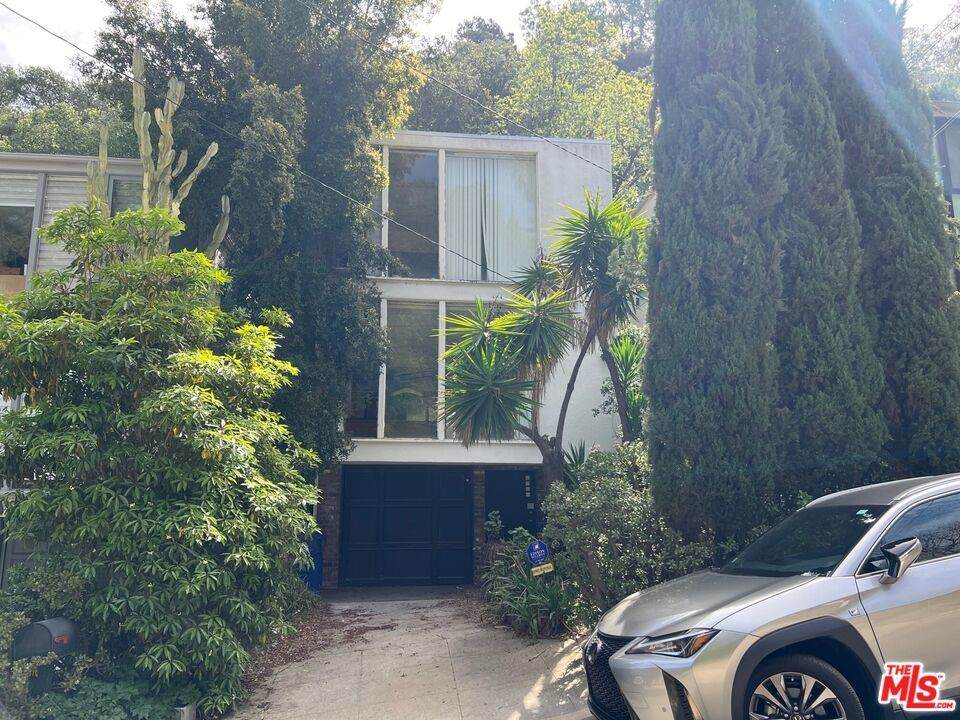 8812 Wonderland Avenue - Photo 1