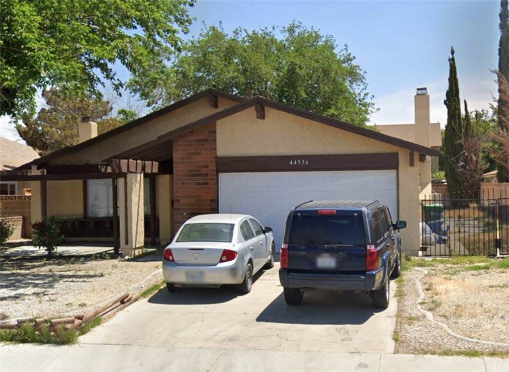 44536 Benald Street - Photo 1