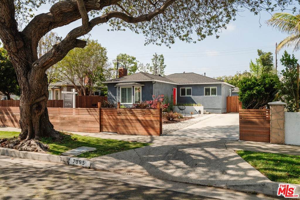 2695 Greenfield Avenue - Photo 1