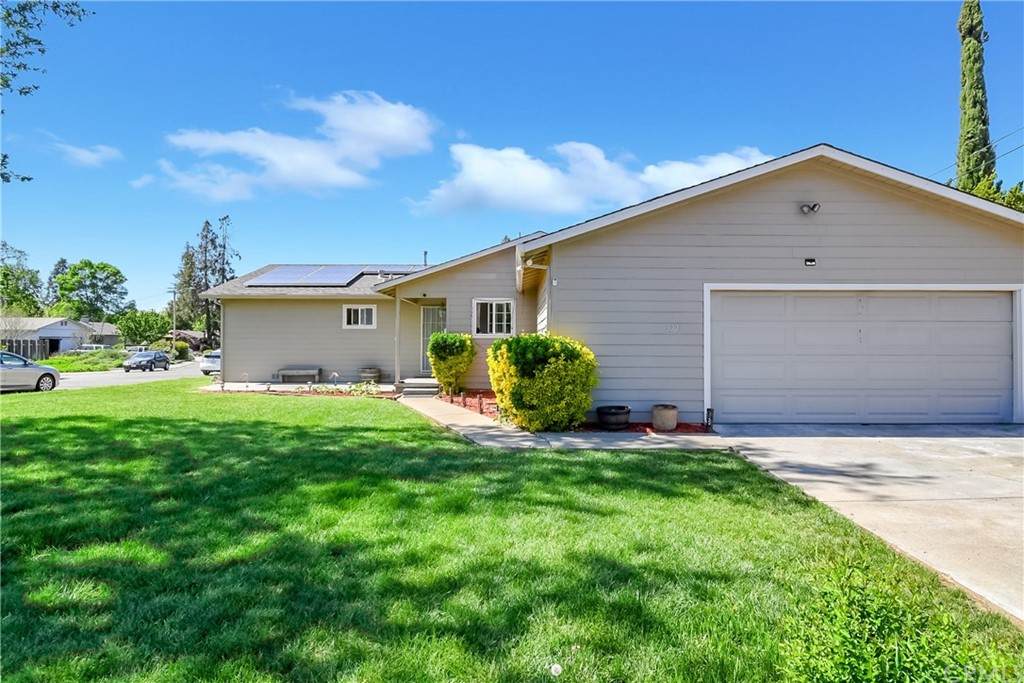 2225 Mariposa Avenue - Photo 1