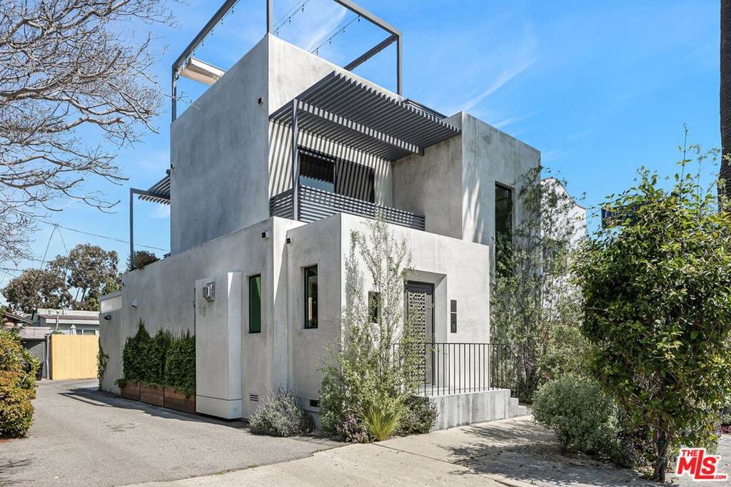 419 Rialto Avenue - Photo 1