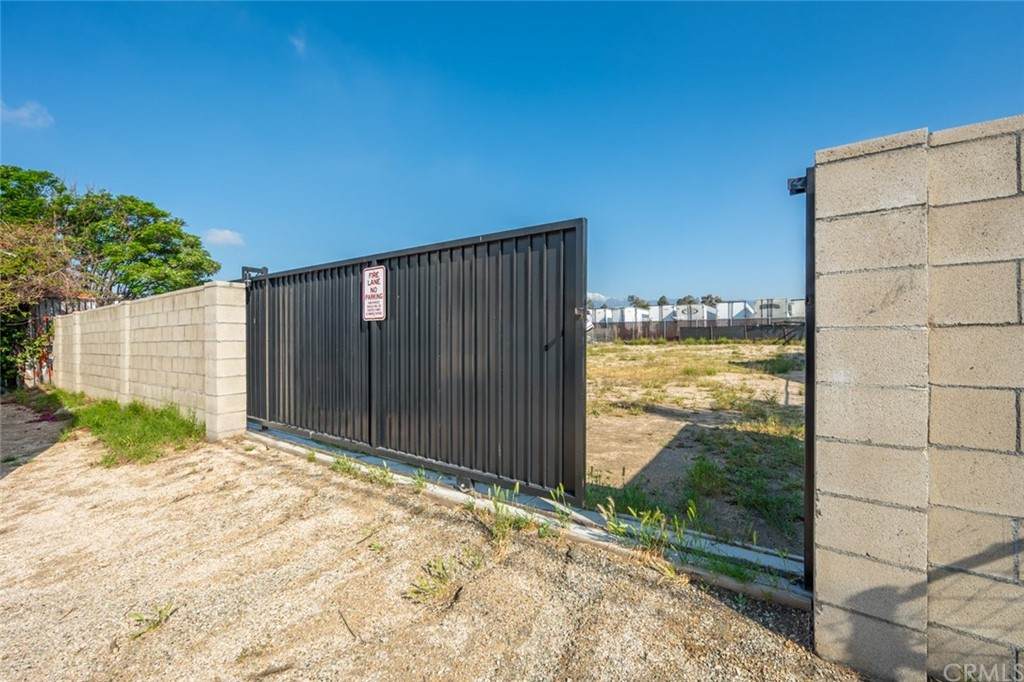 14590 Hunter Street - Photo 1