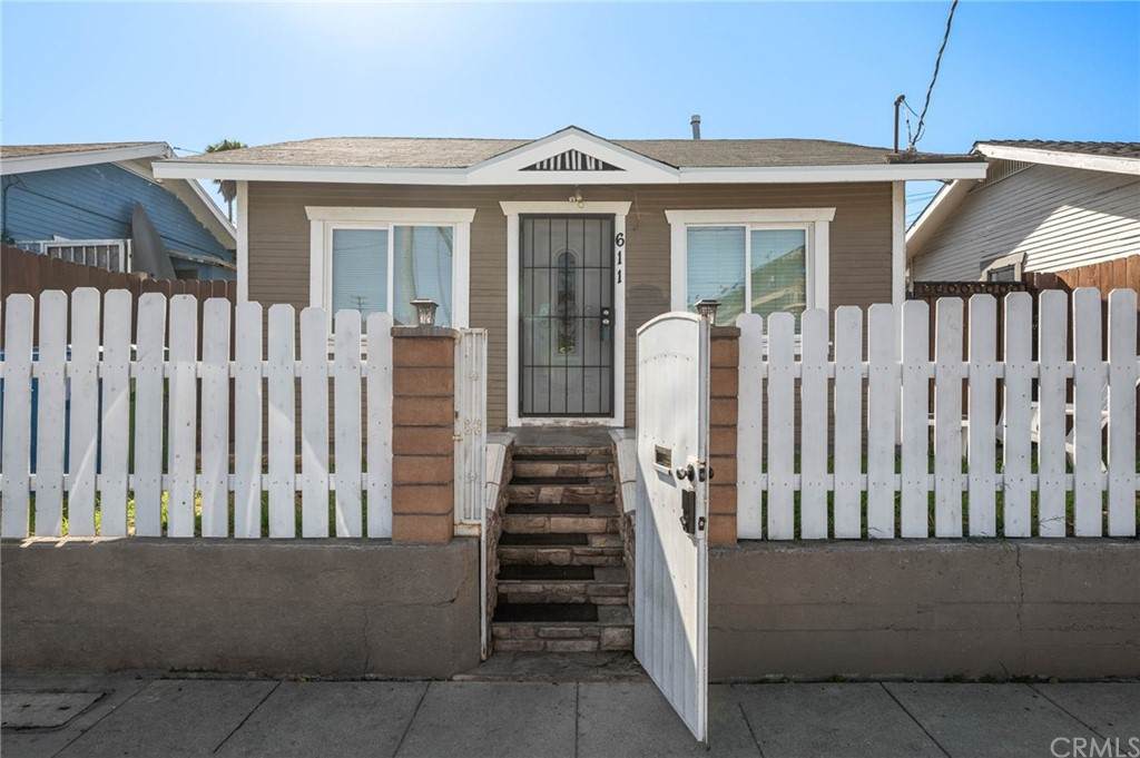 611 Lagoon Avenue - Photo 1