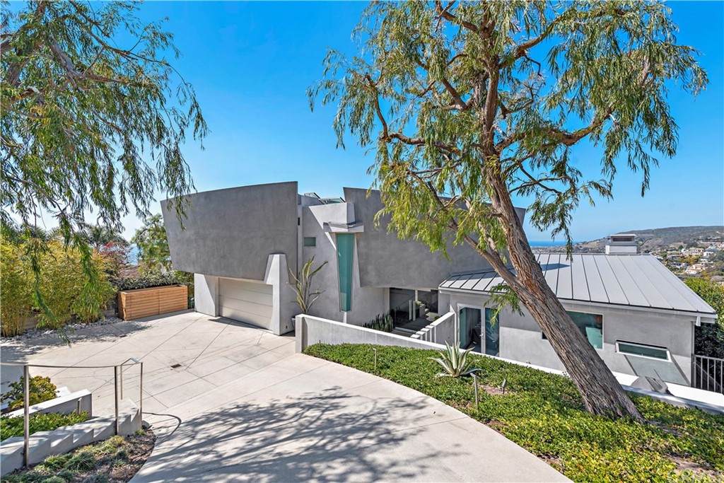 727 Bayview Place - Photo 1
