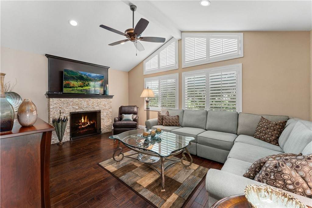 5523 Vista Del Rio - Photo 1