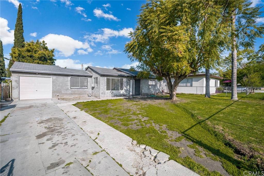 13122 Roswell Avenue - Photo 1