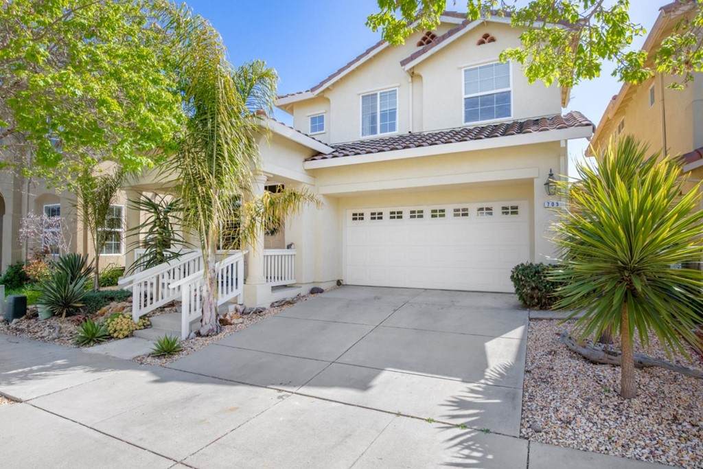 705 Arce Street - Photo 1