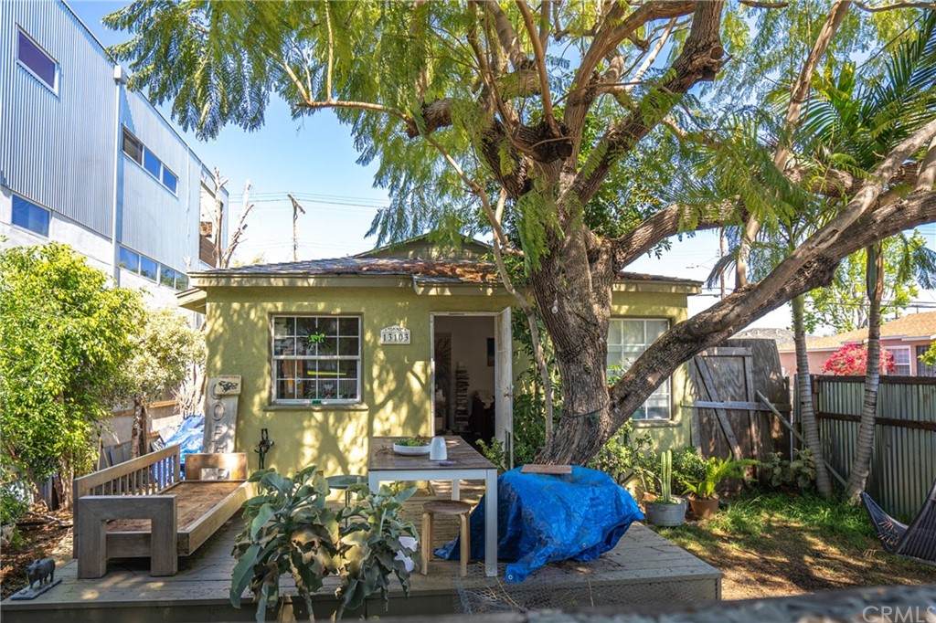 13103 Venice Boulevard - Photo 1