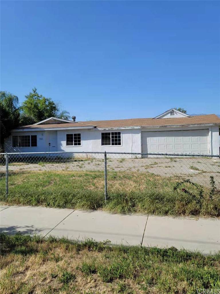 323 Locust Street - Photo 1