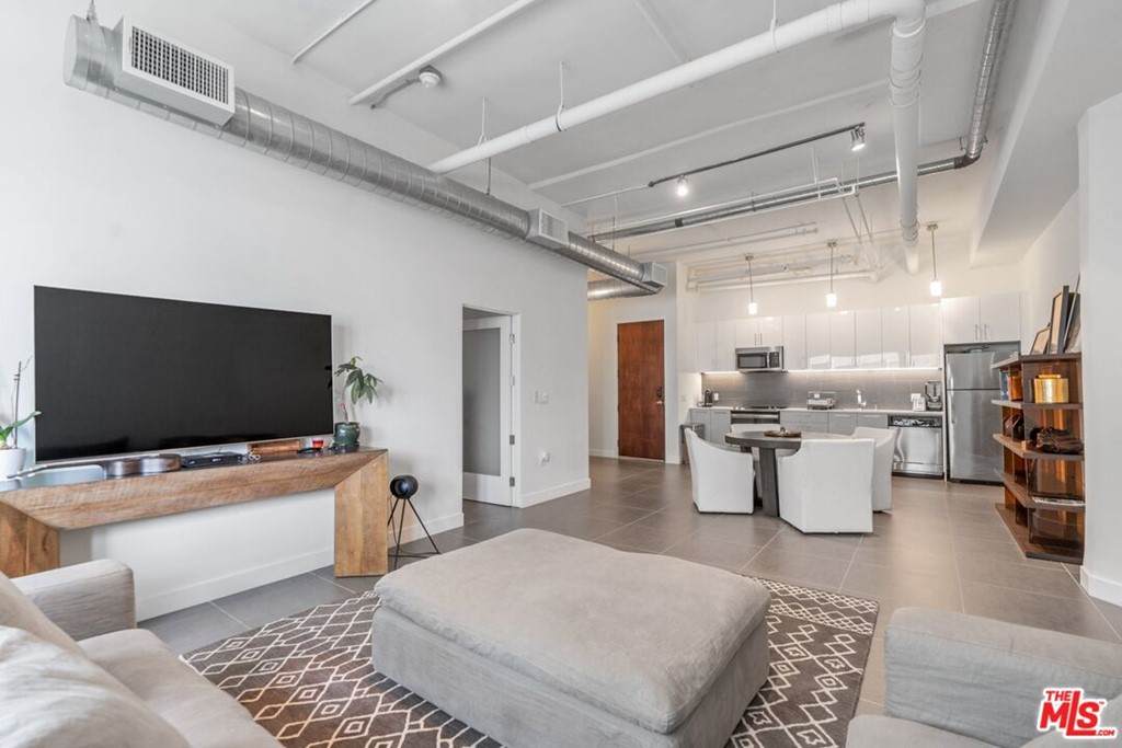 939 Broadway - Photo 1