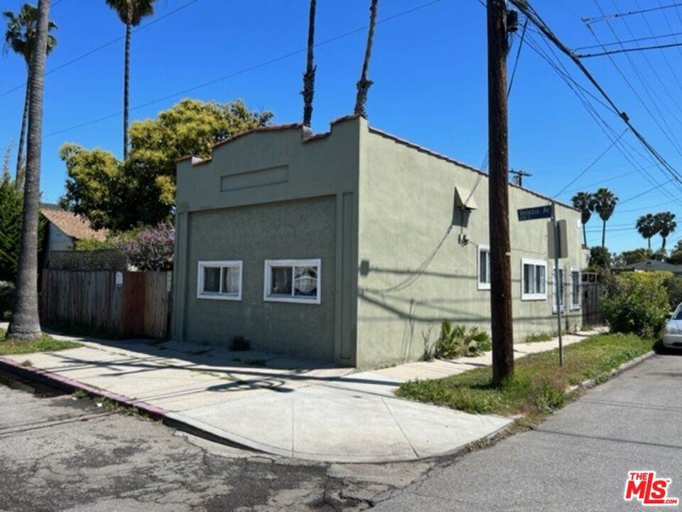 602 Venezia Avenue - Photo 1