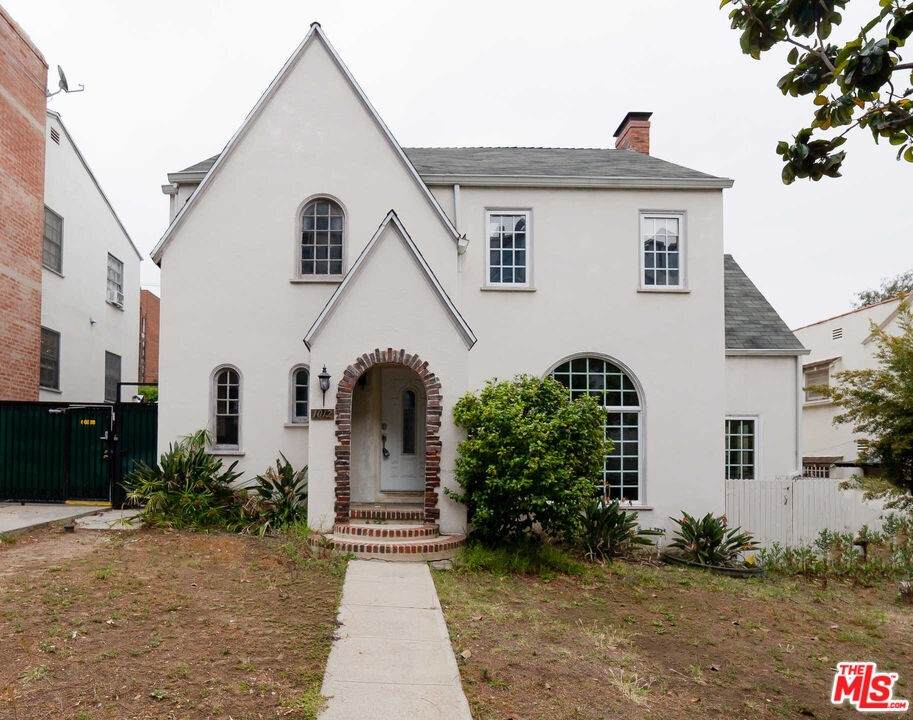 1012 Cory Avenue - Photo 1