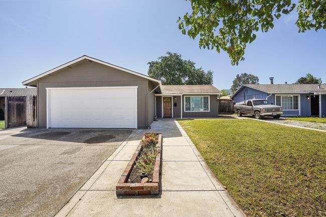 872 Ryan Court - Photo 1