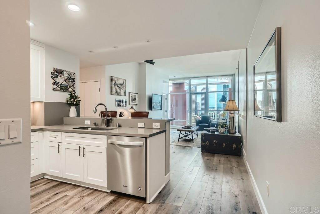 427 9Th Avenue - Photo 1