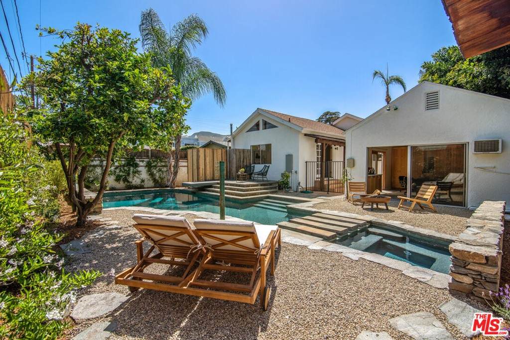 428 Parish Place - Photo 1