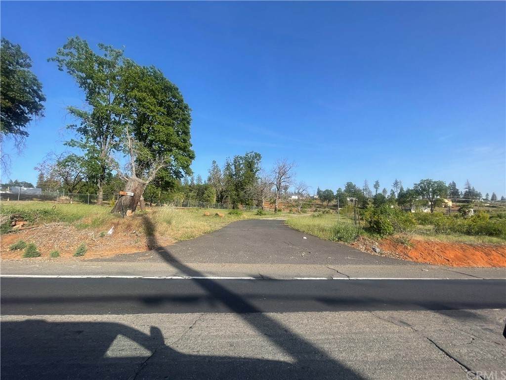 7760 Skyway - Photo 1