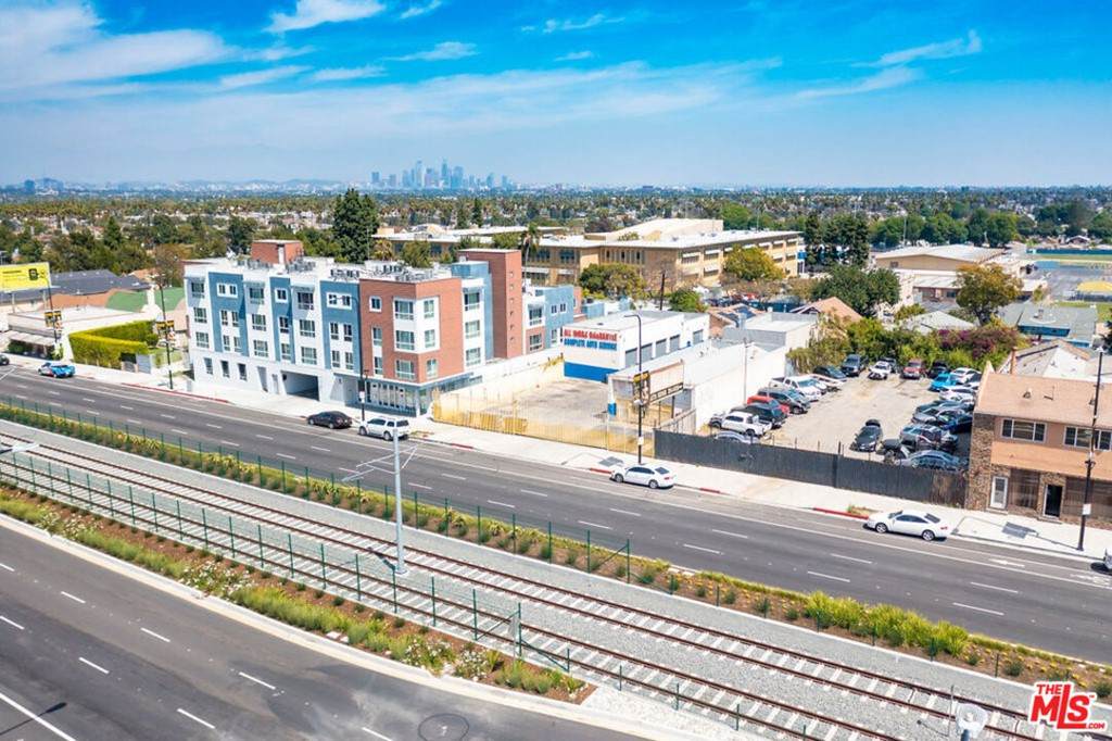 5130 Crenshaw Boulevard - Photo 1