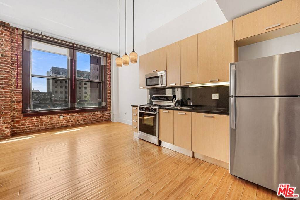 460 Spring Street - Photo 1