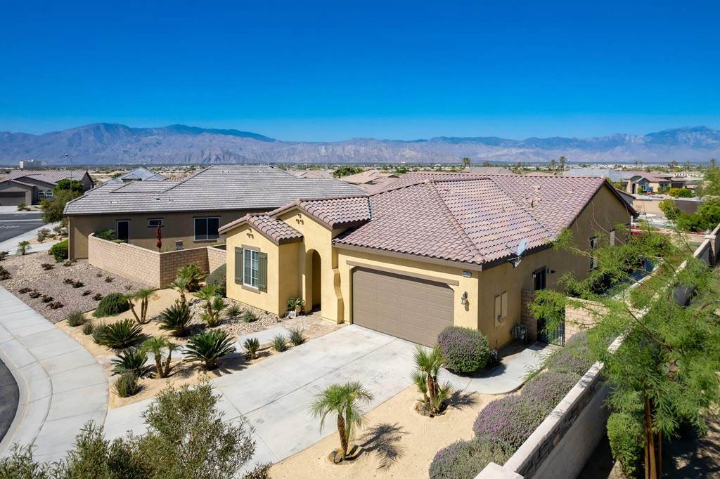 42767 Brienno Court - Photo 1