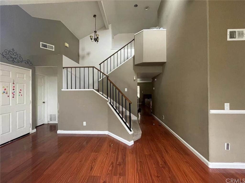 321 Avenue 12 - Photo 1
