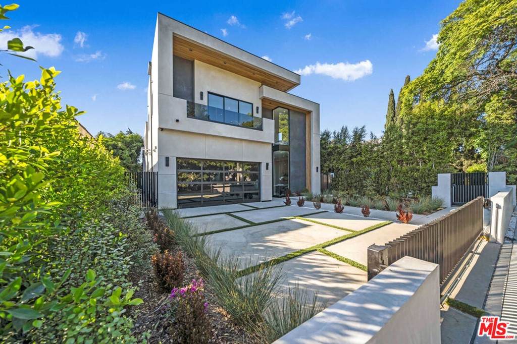 829 Ogden Drive - Photo 1