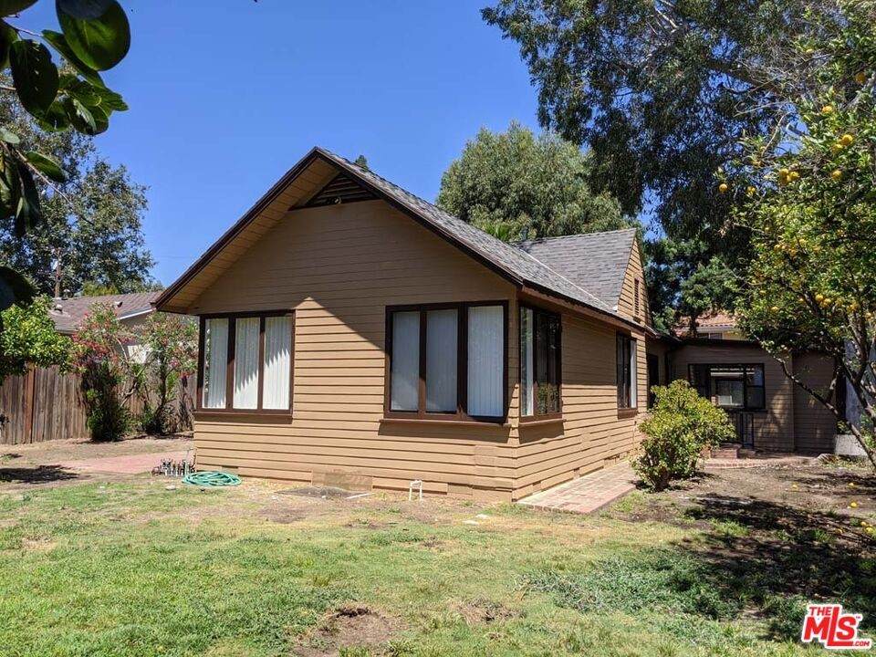 11541 Kling Street - Photo 1