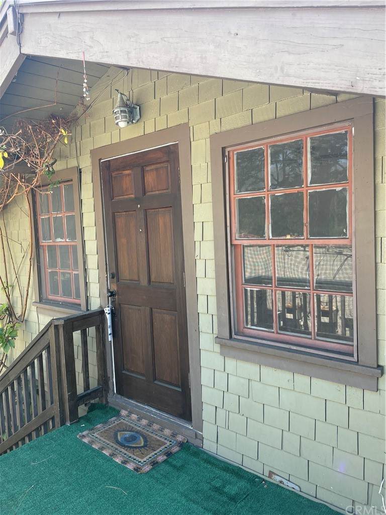 63 Parkwood Avenue - Photo 1