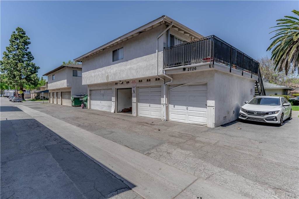 2726 Orion Avenue - Photo 1